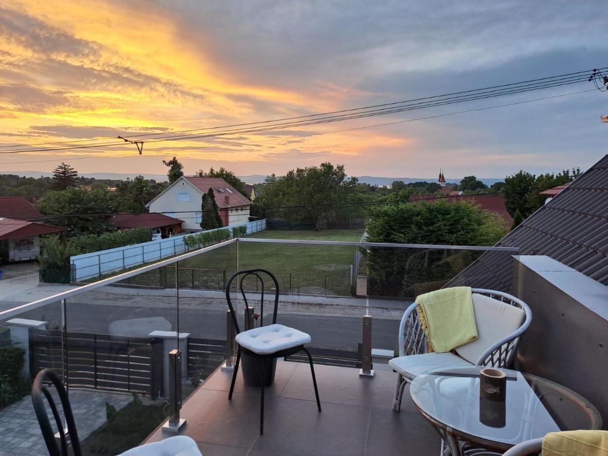 Annarosa Apartman Balatonszarszo Buitenkant foto